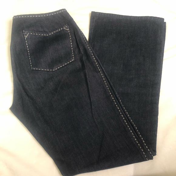 Gap bell bottom jeans - Picture 2 of 5